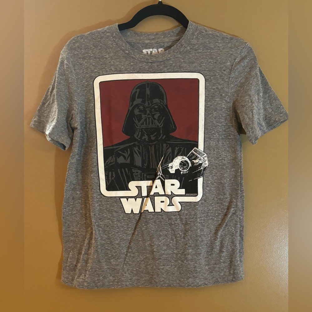 Disney Star Wars Darth Vader Gray and Red T-Shirt Youth Medium NWOT